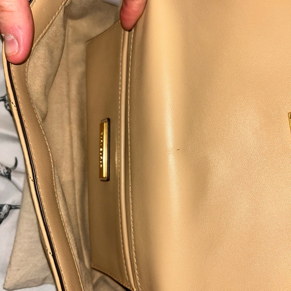 Tory Burch Beige Quilted Crossbody Bag - Picture 3 of 4
